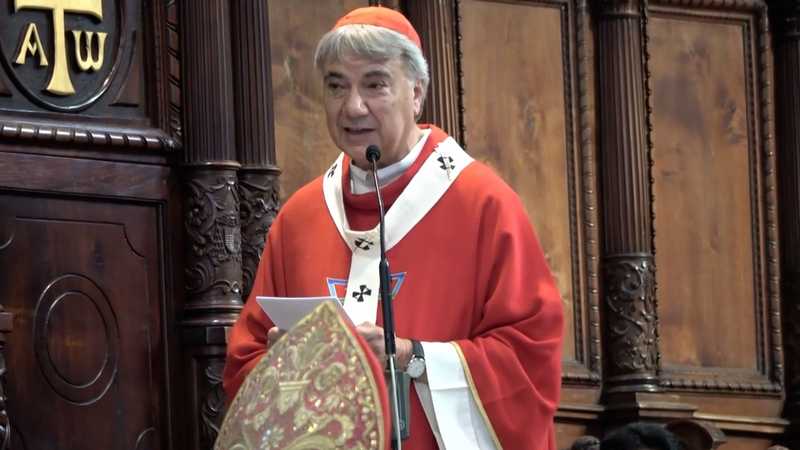 L’omelia dell’arcivescovo di Napoli per Gaza: “Una spesa militare che supera scuola e sanità è suicidio collettivo”