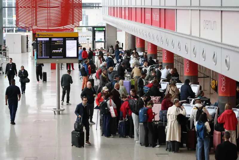 Cyber-attacco contro gli aeroporti europei: quali sono stati colpiti? Caos nei check-in