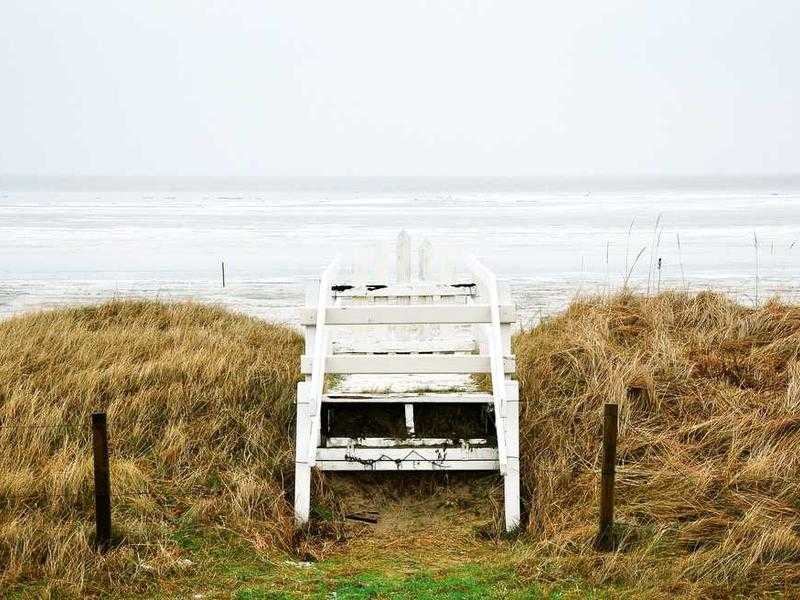 Grandi scandali politici: distrazioni di facciata per coprire accordi tra governi e lobby finanziarie