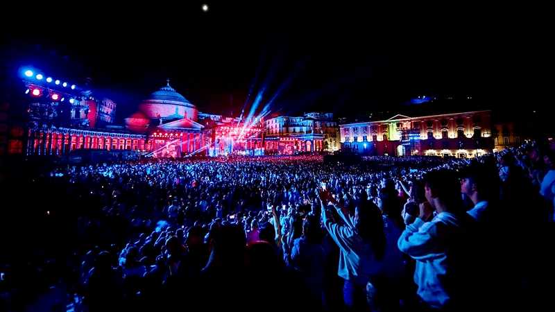 Mille firme per ‘riprendersi’ piazza Plebiscito: “Basta chiusure per eventi a pagamento”