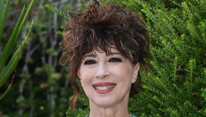 Veronica Pivetti, quanto è alta: i segreti dei suoi look