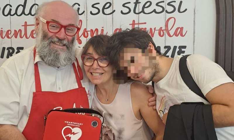 Un gesto che salva vite: Salvagente dona un defibrillatore a PizzAut Monza