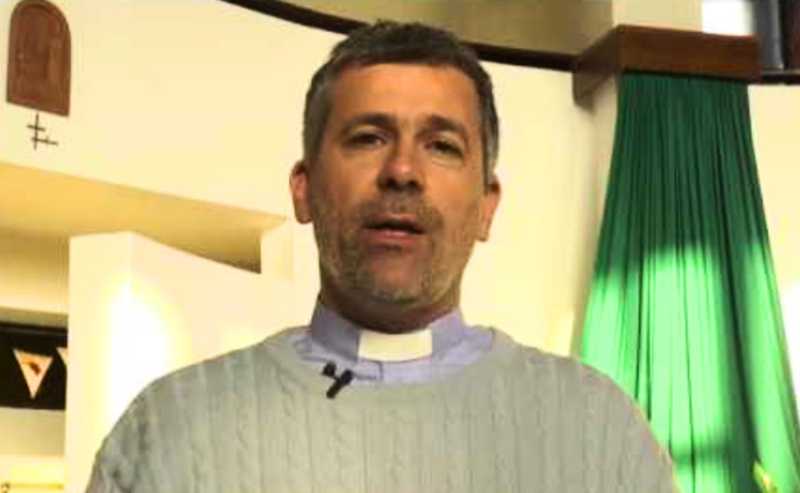 Don Coraglia trovato con 1.500 file pedopornografici: sarà processato con rito abbreviato