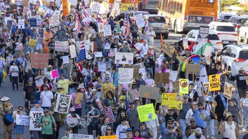 No kings, la protesta che ha attraversato l’America
