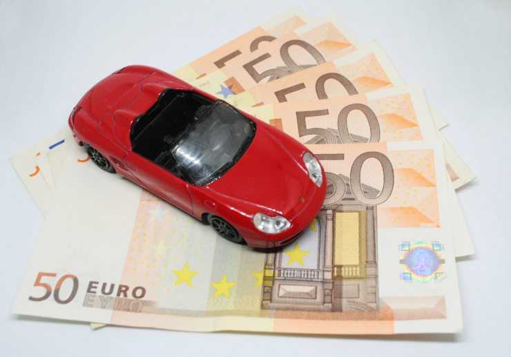 Assicurazione auto: come orientarsi tra coperture, servizi e nuove esigenze