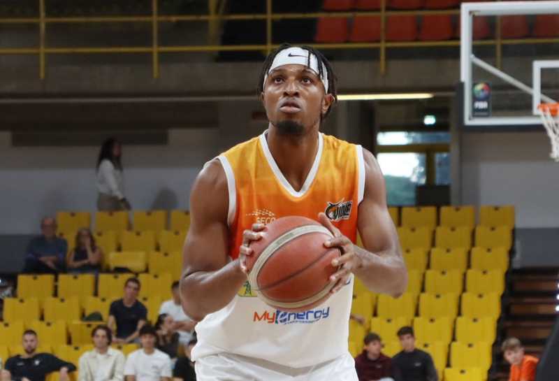 Castellaneta-Viola, neroarancio sotto 41-32 all’intervallo lungo