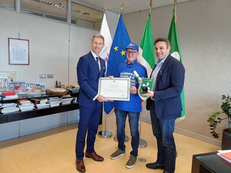 Giovanni Bloisi, il ciclista che unisce memoria e futuro