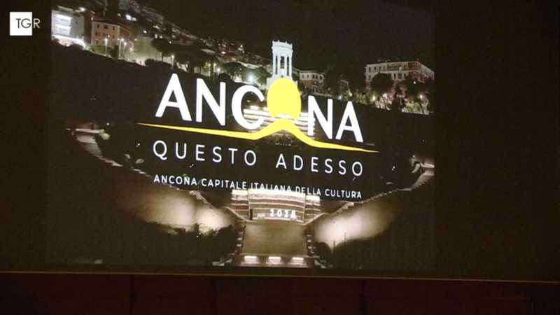 Ancona si prepara a sfidare nuovamente il palcoscenico nazionale, dopo il successo di Pesaro come Capitale Italiana della Cultura nel 2024.
