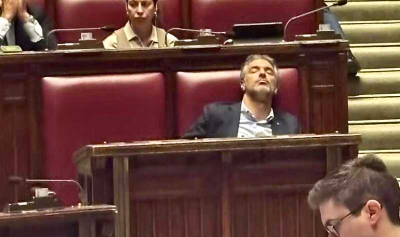 L’onorevole pisolino e i milioni mancanti: cosa ha scoperto la Corte dei conti sul sistema Luca Cannata