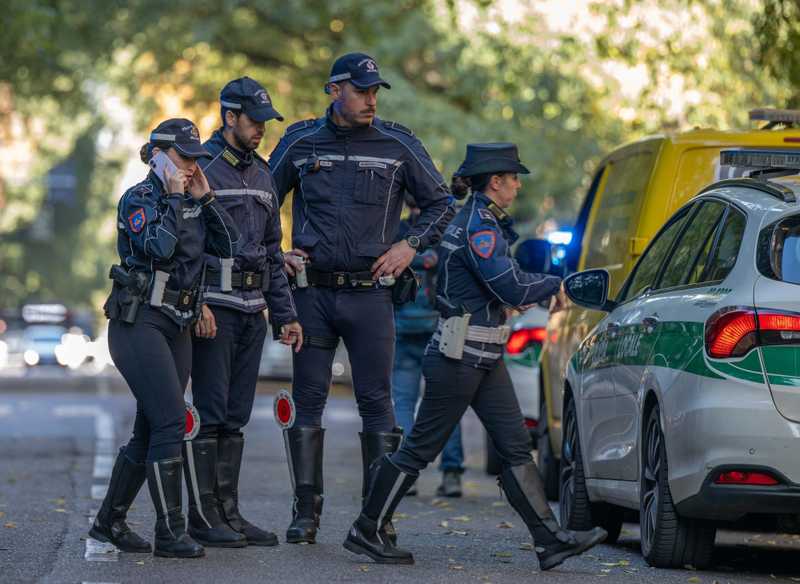 Milano, festa abusiva in hotel crea caos